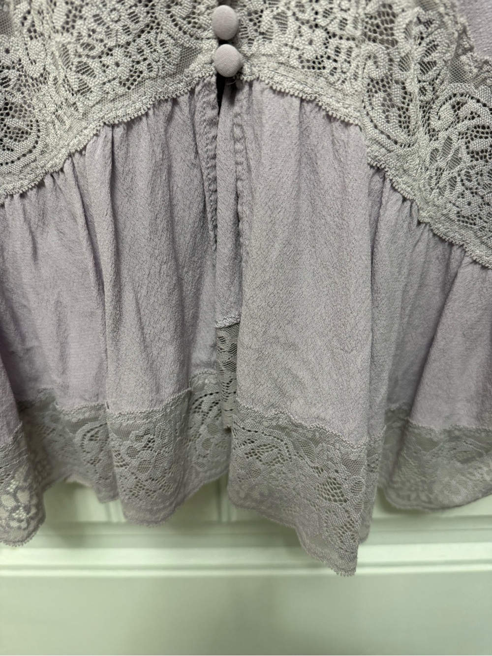 Forever 21+ Lavender Purple Button Up Lace Vneck Crop Top Size 2X (5-7) - Picture 6 of 12